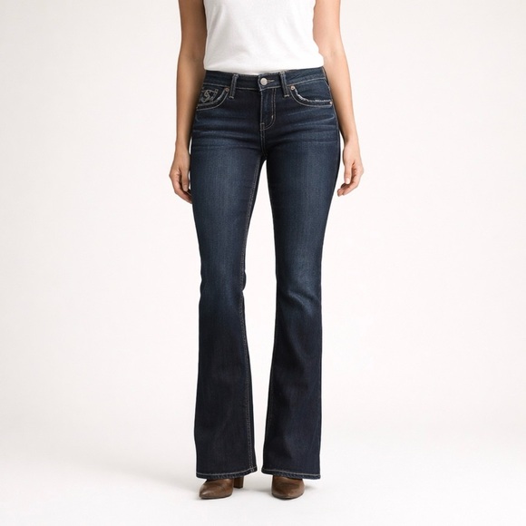 Silver AIKO Women’s Denim Jeans Size 30/31 NWOT Bootcut Dark With Fading Lowrise - Picture 2 of 9